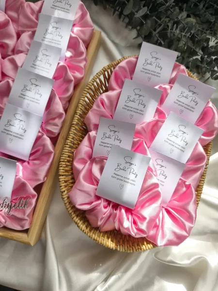 Pembe Saten Toka – Kişiye Özel Bride Party Hediyeliği
