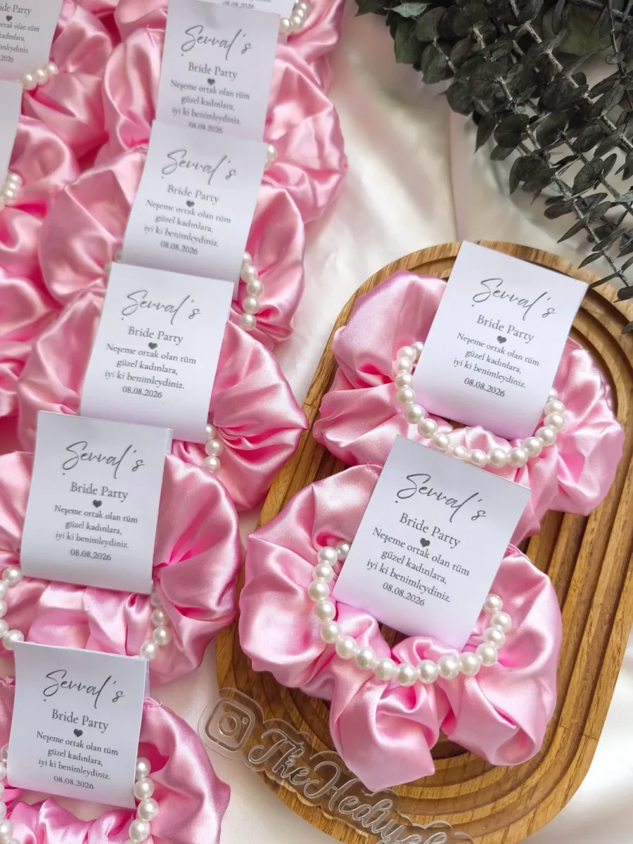 Saten Toka & İncili Bileklik – Kişiye Özel Bride To Be Hediyeliği