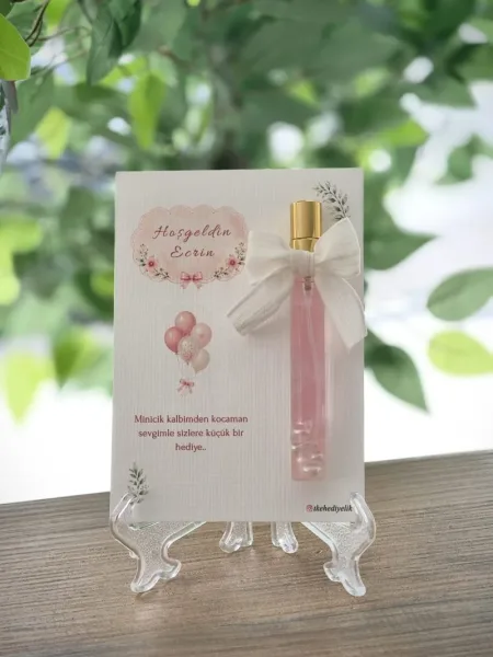 Kurdeleli Pembe Cam Şişe Sprey Kolonya – Kız Bebek Hediyeliği