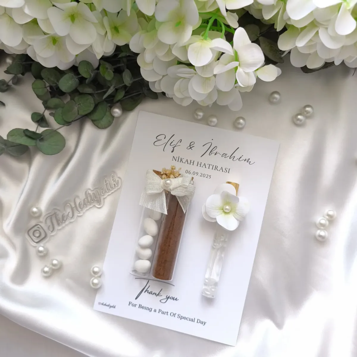 Cipso Çiçekli Nikah Şekeri & Cam Fısfıs Kolonya Seti – Kişiye Özel Nikah Hediyeliği