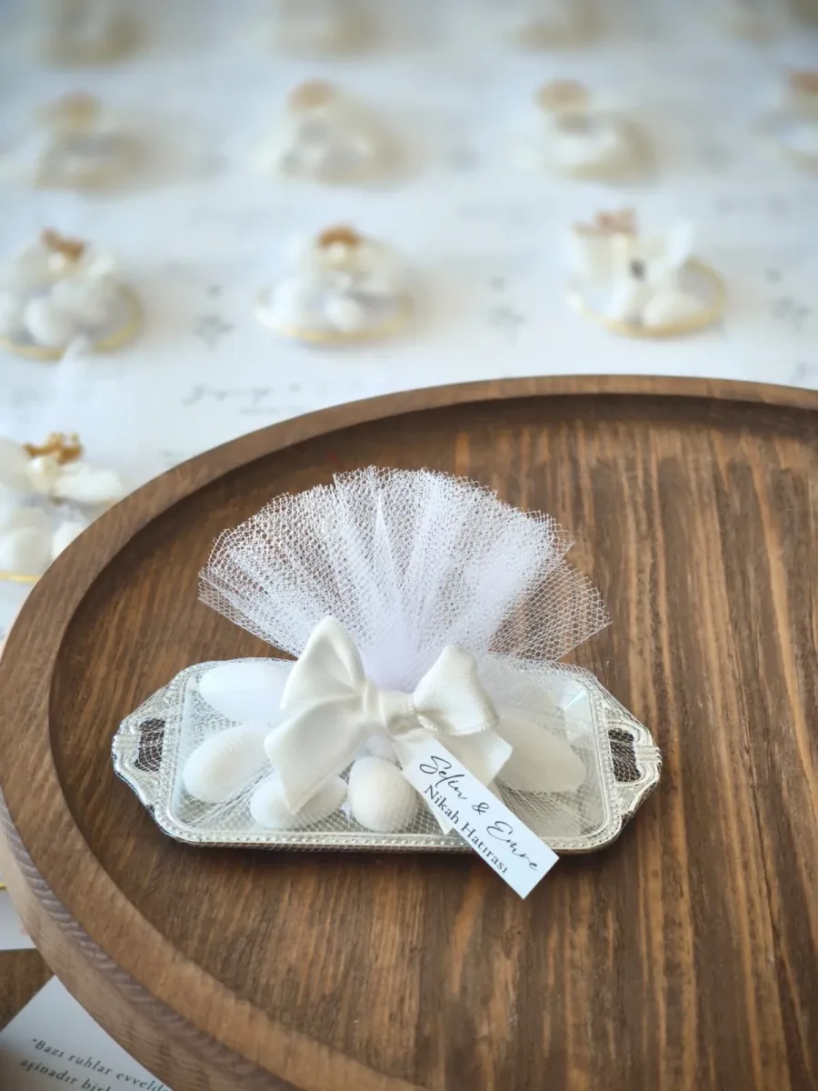 Silver Mini Tepsi Nikah Şekeri – Kişiye Özel Tüllü Badem Şekerli Nikah Hediyeliği