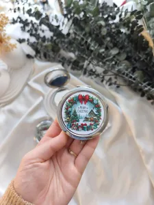 Yılbaşı Çelengi Temalı Silver Çift Taraflı Çanta Aynası – Kişiye Özel Yeni Yıl Hediyeliği