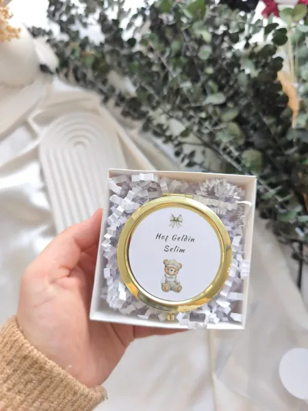 Ayıcık Temalı Gold Çift Taraflı Çanta Aynası – Kişiye Özel Bebek Mevlüdü & Baby Shower Hediyeliği