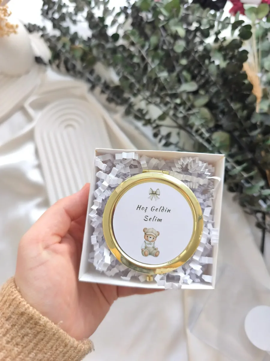 Ayıcık Temalı Gold Çift Taraflı Çanta Aynası – Kişiye Özel Bebek Mevlüdü & Baby Shower Hediyeliği
