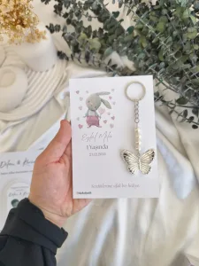 İncili Kelebek Gümüş Anahtarlık – Kişiye Özel Kartlı Doğum Günü & Baby Shower Hediyeliği