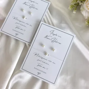 İnci Küpe & İnci Bileklik Seti – Kişiye Özel Kartlı Kına & Bride Hediyeliği