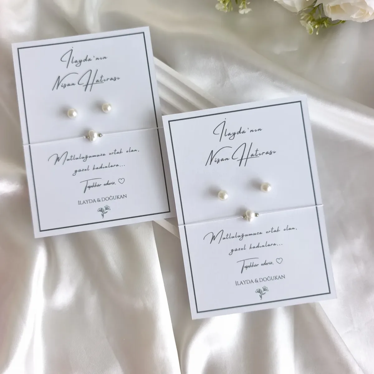 İnci Küpe & İnci Bileklik Seti – Kişiye Özel Kartlı Kına & Bride Hediyeliği