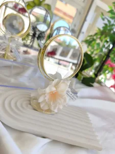 Tül ve Şebboy Çiçeği Süslemeli Gold Ayaklı Masa Aynası Söz, Nişan, Nikah Hediyeliği